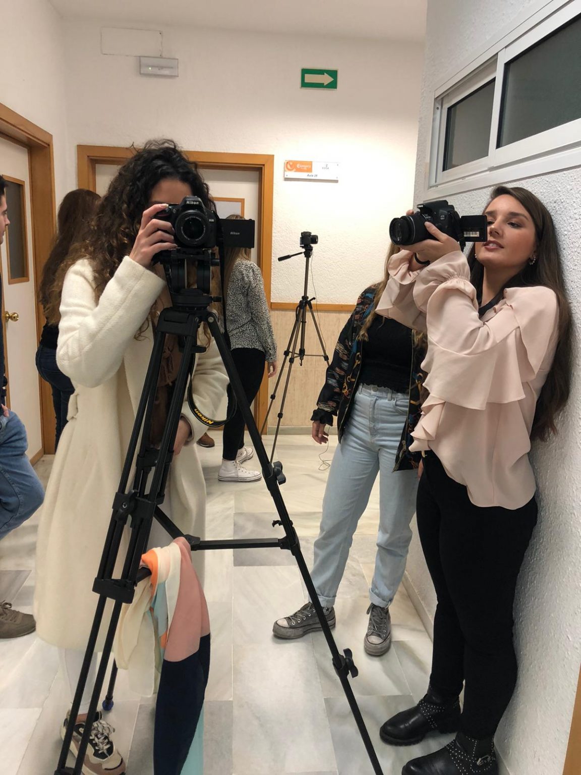 Protagonistas del cambio 2020 realizando práctica con cámara y vídeo
